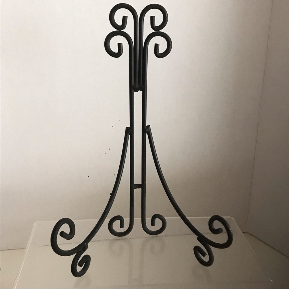 Black Metal Easel Stand With Scroll Design- Vintage